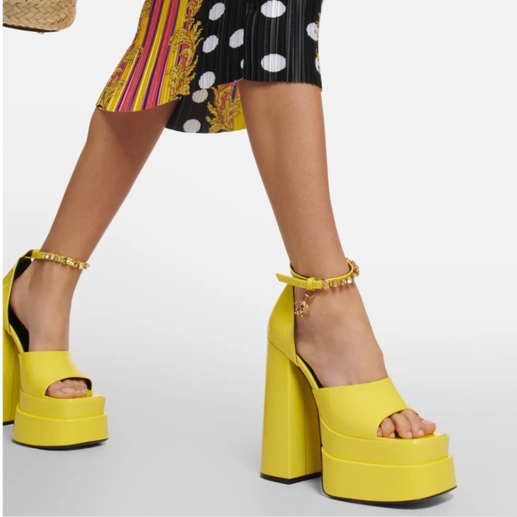 VERSACE Medusa Aevitas patent leather platform sandals - Picture 4 of 6